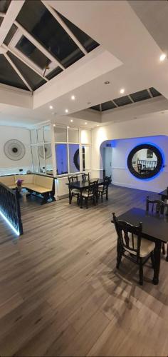 Kawasan bisnes dan/atau bilik persidangan di Charnwood Regency Guest House