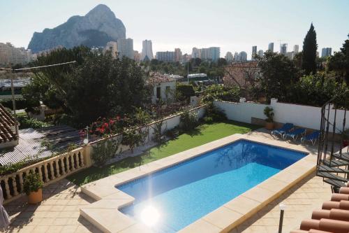 Villa con vistas al Peñón cerca playa piscina privada aa bbq ...