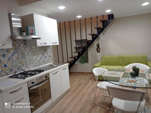 Küche/Küchenzeile in der Unterkunft Suite per famiglie"Civico 65"