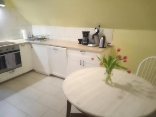 Una cocina o zona de cocina en Strandrose
