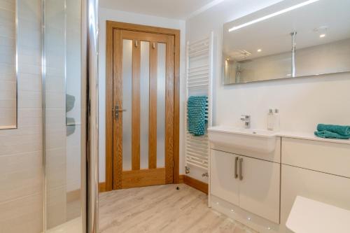 Gallery image of Hillview Hideaway with Hot Tub in Cheltenham