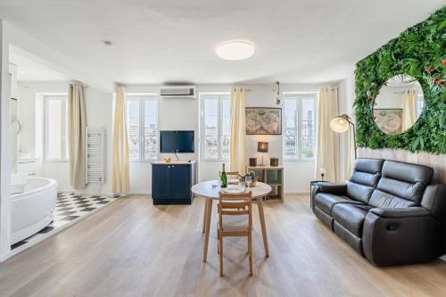 Aurora Lov'Room Proche de Saint Charles