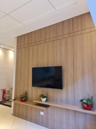 Μια τηλεόραση ή/και κέντρο ψυχαγωγίας στο Lito Palace Hotel