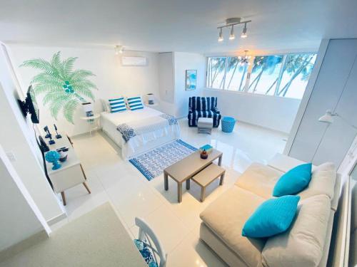 Gallery image of KASA Las Palmas OCEAN VIEW BEACHFRONT CONDO POOL in San Juan