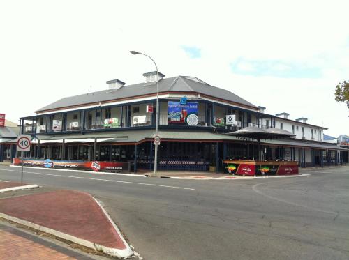 a building on the corner of a street at Grand Tasman Hotel in Port Lincoln