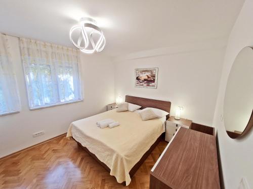Split City Apartment Rosemary