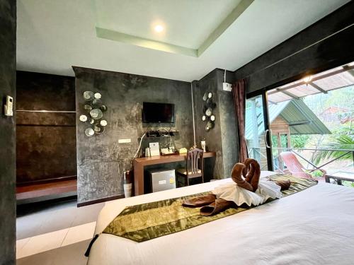 Imagen de la galería de Khao Sok Green Valley Resort - SHA Certified, en Khao Sok