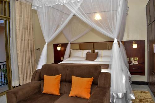 Studio - Sleeps 2 - Parking - Free Shuttle