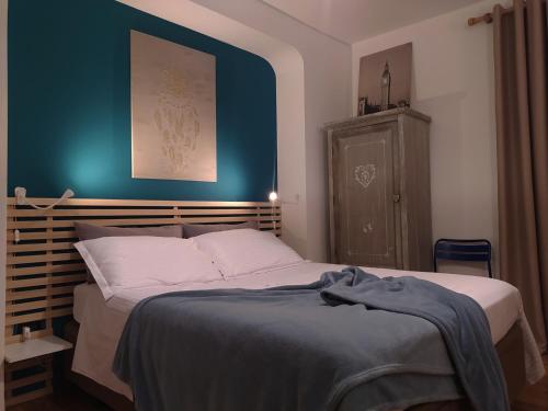 เตียงในห้องที่ Duomo Nest entire apartment