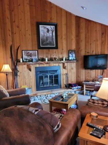 Μια τηλεόραση ή/και κέντρο ψυχαγωγίας στο Cable Townhome #3 condo