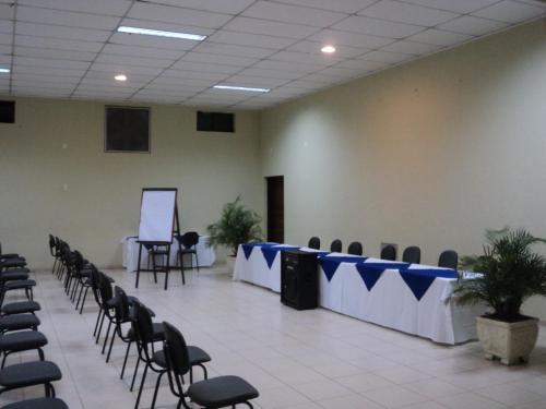 Business area at/o conference room sa Panorama Park Hotel