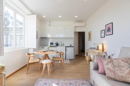 Riverfront Avenida 13 - Your Boho Flat - uChill