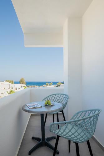 Gallery image of Sea View Beach Hotel in Perivolos