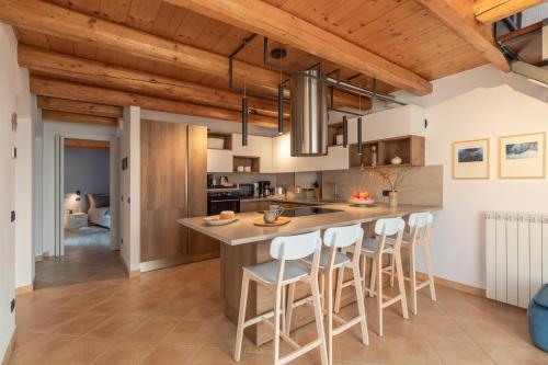 Maccagno Inferiore的住宿－Casa del Borgo "Aria & Acqua" sul Lago Maggiore，相簿中的一張相片