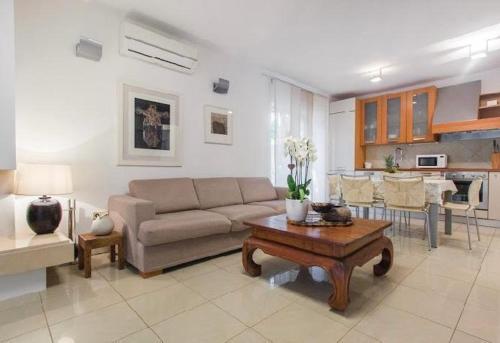 Dapur atau dapur kecil di Delux Villa Hedonica