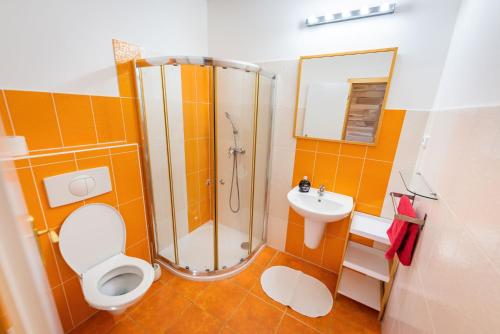 Koupelna v ubytování Apartmány Pod Křížovým vrchem Adršpach