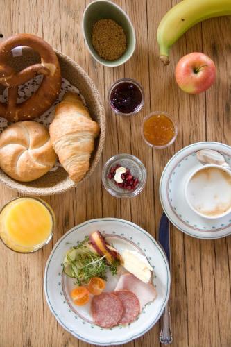 Jídlo v hotelu nebo okolí