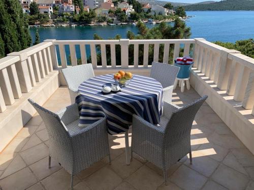 Balkoni atau teres di Delux Villa Hedonica