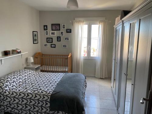 A bed or beds in a room at Apartamento en las Rias Bajas