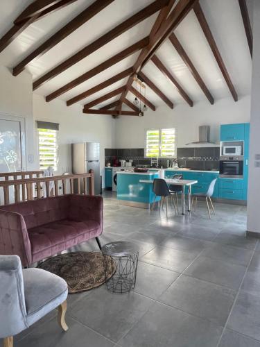 Una cocina o cocineta en LES VILLAS PAMEYAQUE 2 F2 avec 1 piscine et 1 F3 avec 1 piscine, Superbe Vue sur la mer