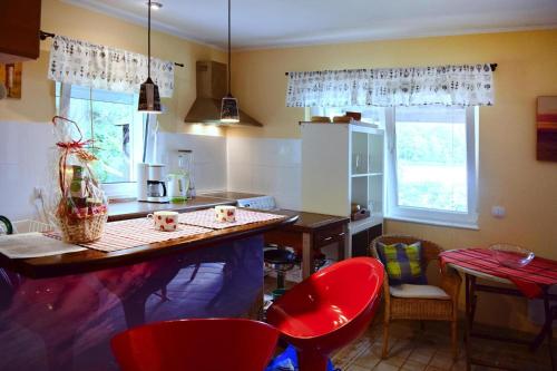 Χώρος καθιστικού στο Bungalow by Lake Near Baltic & Gda sk Bay