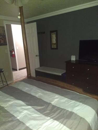 Lova arba lovos apgyvendinimo įstaigoje Curt's cozy room rentals