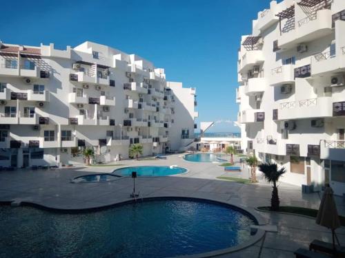 Sea View * Swimming Pools * Near ElGouna * WiFi G49