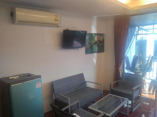 Imagen de la galería de Kamala bay inn, en Kamala Beach
