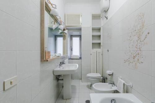 Vannas istaba naktsmītnē Elegant Apartment Via Veneto by Varental