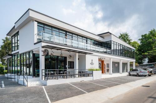Bangunan di mana terletaknya hotel