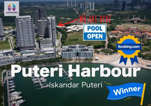 een uitzicht op de stad Puerto Harbourg bij HostaHome Suites at Encorp Marina, mins to Legoland Malaysia in Nusajaya