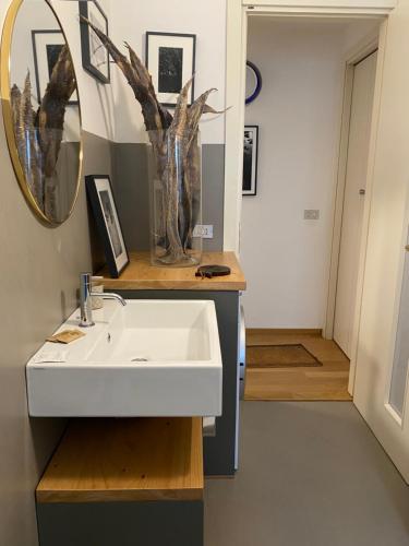 Salasco 20 - Bocconi Porta Romana unique and stylish apartment! photo 4