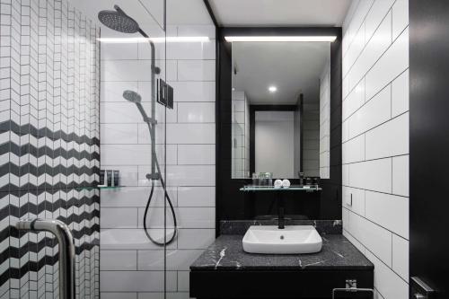 Um banheiro em Rydges Wellington Airport