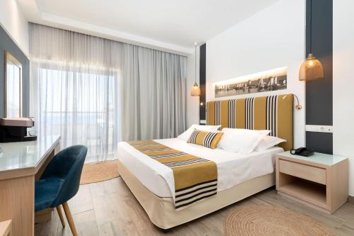 Postel nebo postele na pokoji v ubytování Mercure Rhodes Alexia Hotel & Spa