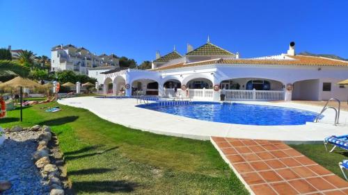 Bazén v ubytovaní Capistrano Playa views alebo v jeho blízkosti