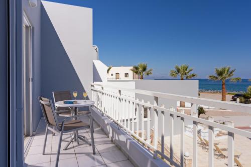Balkón nebo terasa v ubytování Azure Seaside Apts