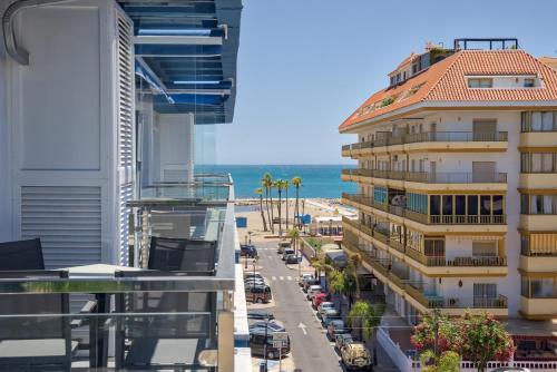 Sur Suites La Dorada, centricos soleados a pocos metros de la Playa y con Parking Opcional