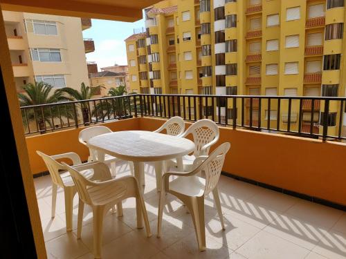 Μπαλκόνι ή βεράντα στο Tamaris Playa Solo Familias Serviplaya