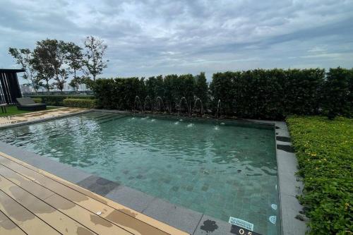 Sundlaugin á (New) 2BR Luxury Rooftop Swimming pook Homestay@Georgetown@10pax - 无敌美景两房民宿 eða í nágrenninu