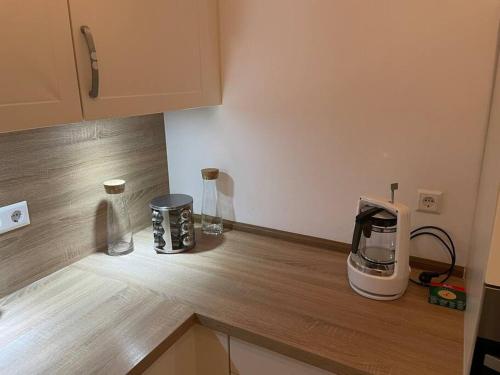 Een keuken of kitchenette bij Geräumige Maisonette nahe Ölper See