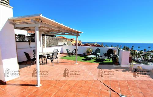 Lomas de Mena 15 - Apartamento Ático- Piscina - TERRAZA CON BARBACOA- PARKING GRATIS