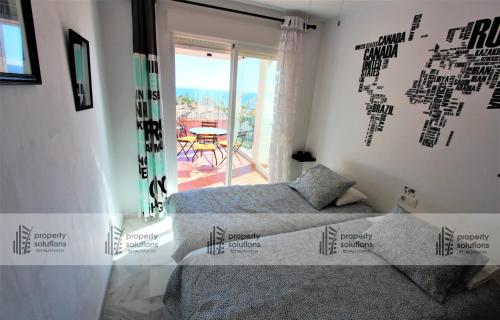 Lomas de Mena 15 - Apartamento Ático- Piscina - TERRAZA CON BARBACOA- PARKING GRATIS