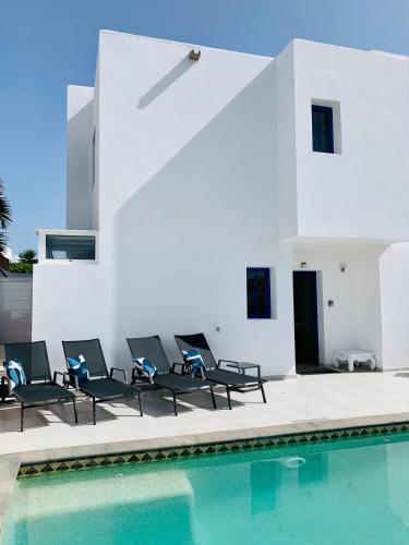 Fashion Villa Armonia, heated pool