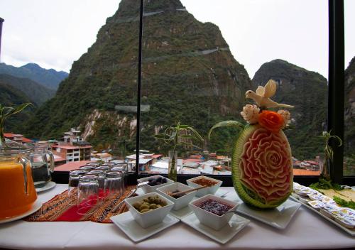 En generel udsigt til bjerge eller udsigt til bjerge taget fra hotellet