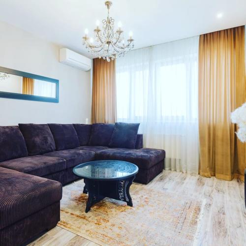 Posezení v ubytování VIP 2 rooms 75m2 center of Obolon near River side