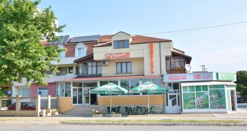 Budova, kde se hotel nachází