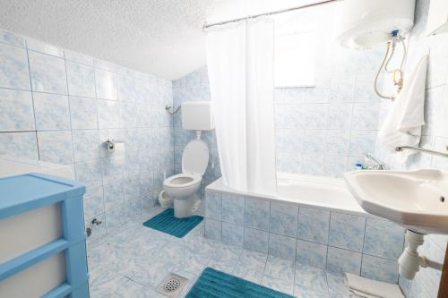 Ένα μπάνιο στο Apartman Radoš