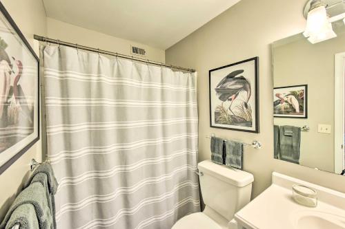 Half-Mi to Beach: Hilton Head Condo w/ Lagoon View photo 18