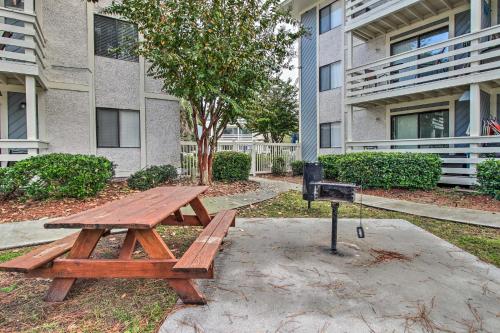 Half-Mi to Beach: Hilton Head Condo w/ Lagoon View photo 61