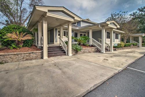 Half-Mi to Beach: Hilton Head Condo w/ Lagoon View photo 62